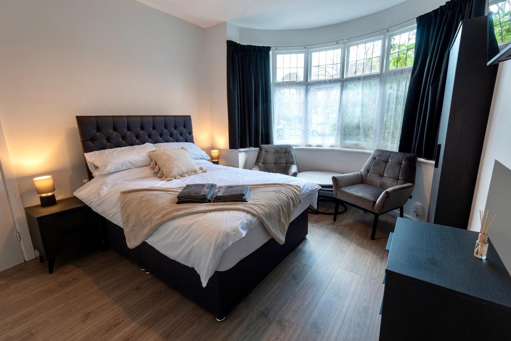 Single Room In Brand New 5 Bedroom Home BW Room 2 Solihull Bagian luar foto