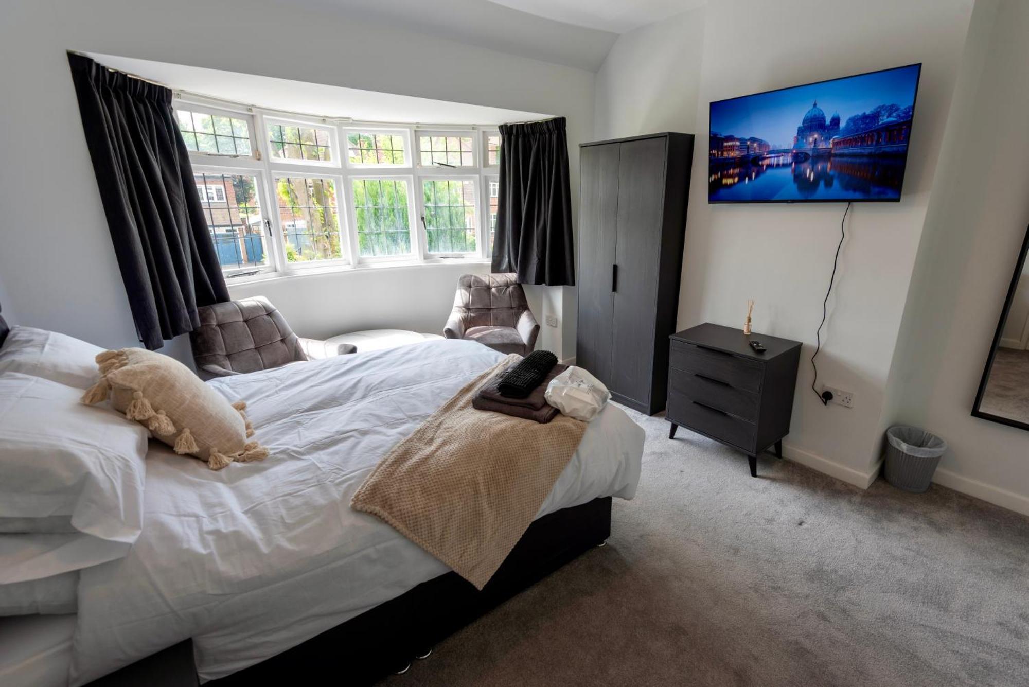 Single Room In Brand New 5 Bedroom Home BW Room 2 Solihull Bagian luar foto