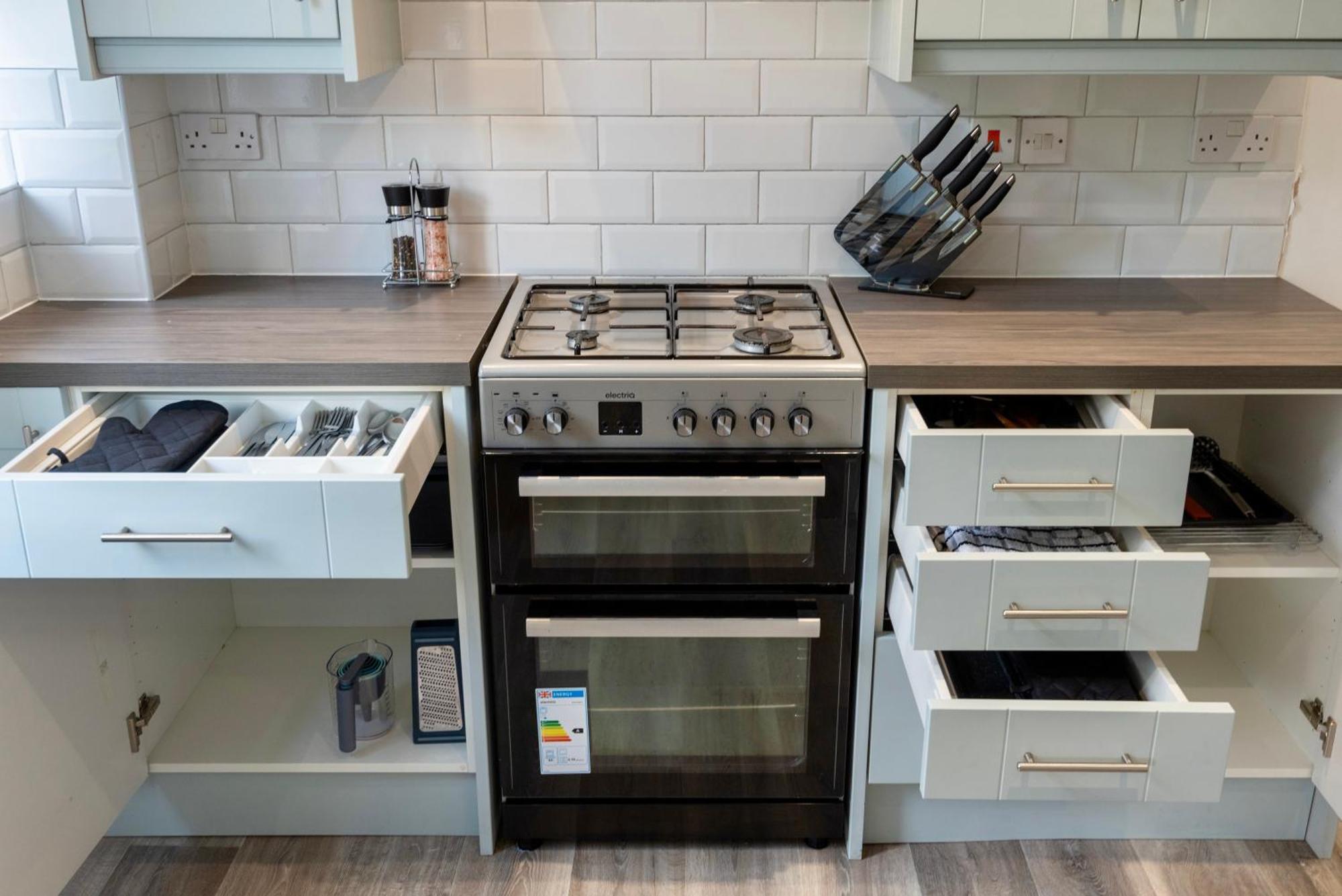 Single Room In Brand New 5 Bedroom Home BW Room 2 Solihull Bagian luar foto